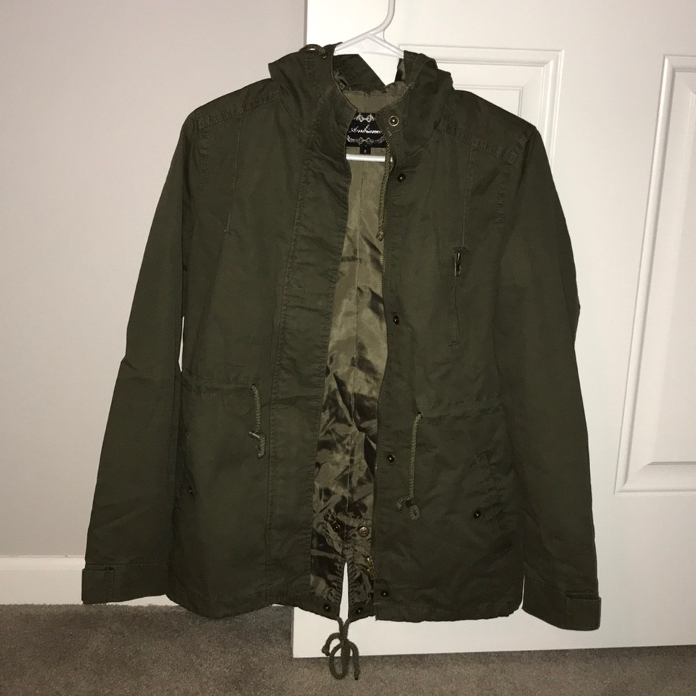 Green utility lightweight jacket